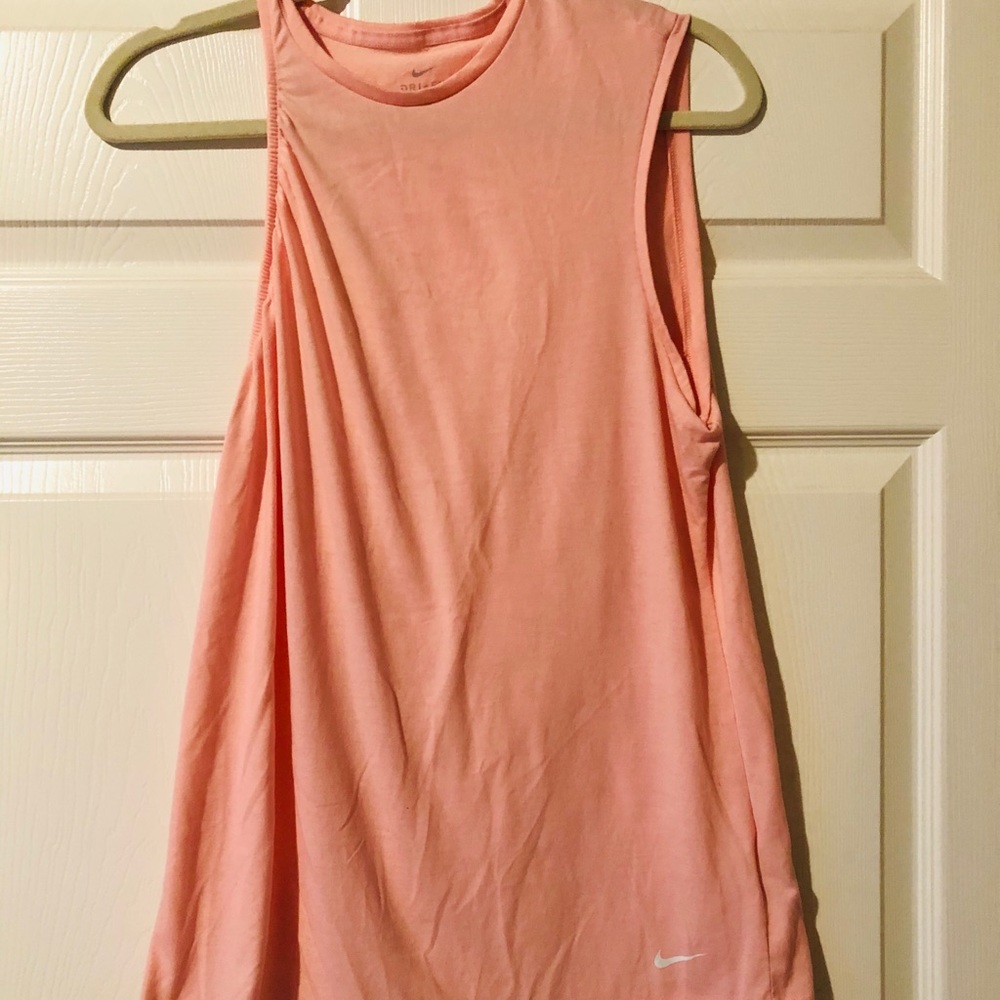 Mike women’s medium tank -angled sleeve